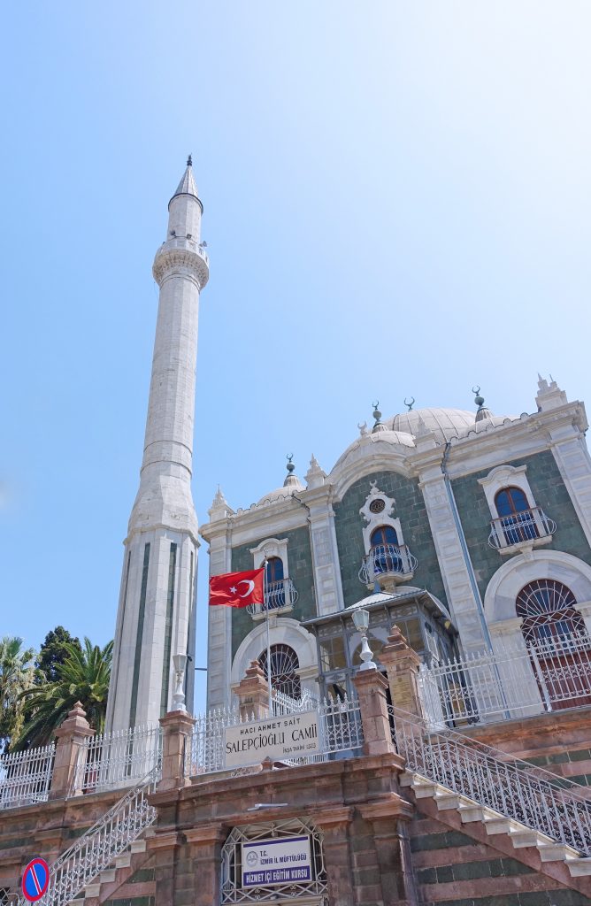 The famous Salepçioğlu Mosque, built in 1323.